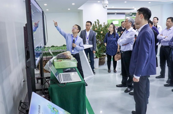 全国人大常委会副委员长丁仲礼莅临手机看片福利永久考察调研 全国人大常委会副委员长丁仲礼莅临手机看片福利永久考察调研